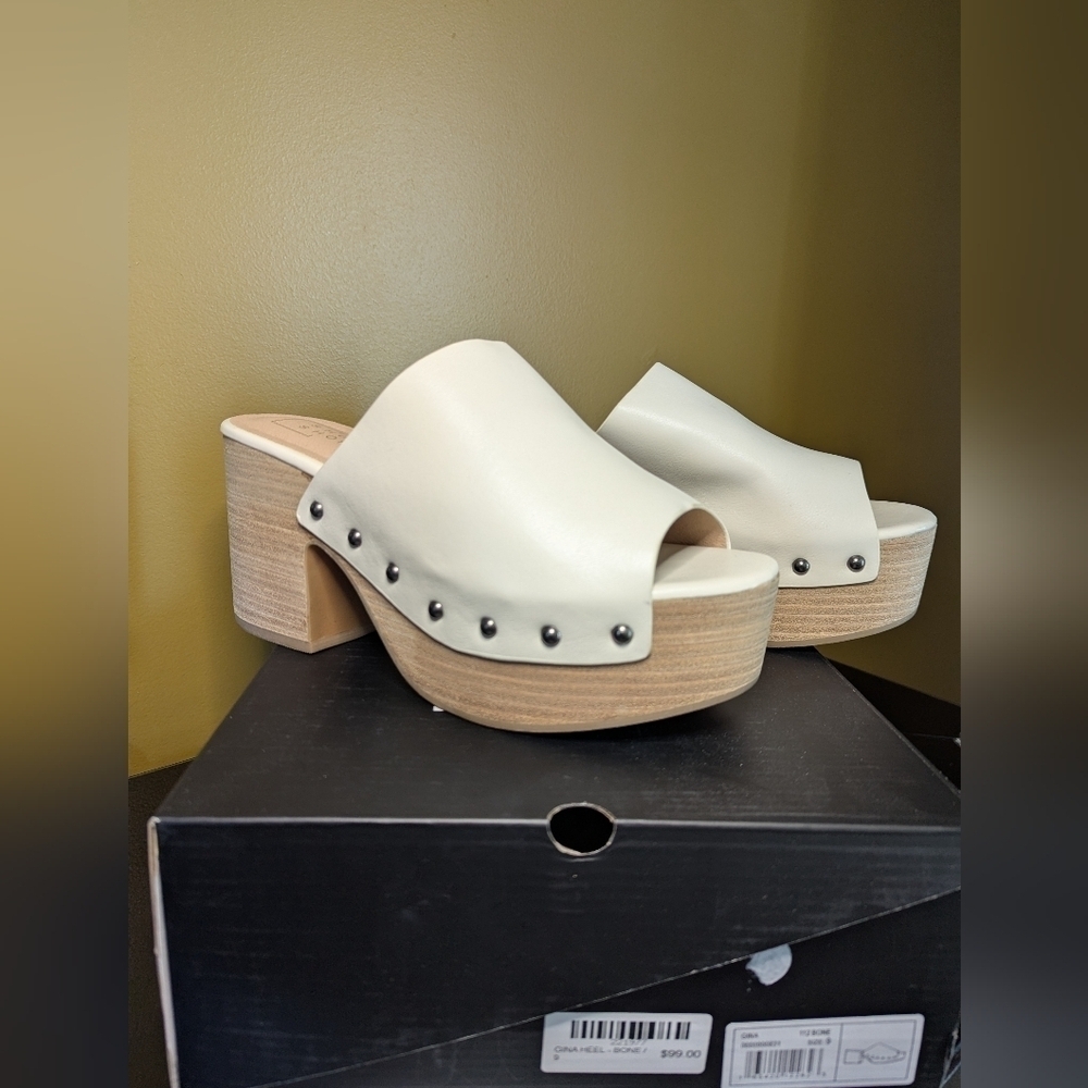 Shu Shop GINA Soft Faux Leather Clog Size 9 Color:Bone
